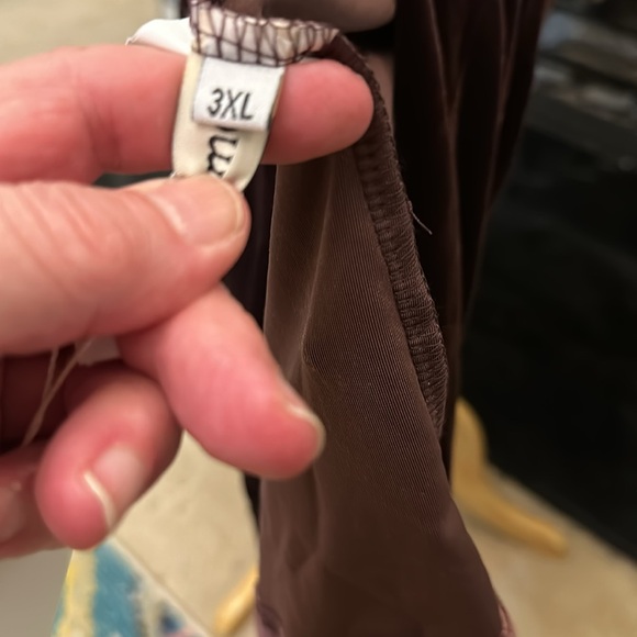 NWT “Ursime” Burgandy velvet maxi jacket w/ silver buttons & nail head trim - Picture 7 of 7